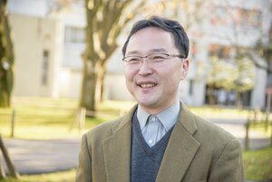 顔写真(人文学部・伊藤先生).jpg